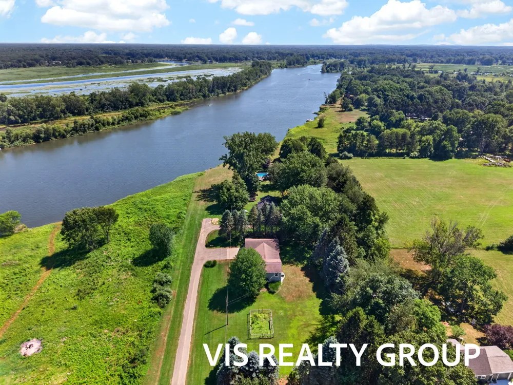 14911 Groenevelt Road Spring Lake, MI 49456