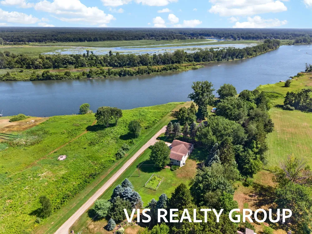 14911 Groenevelt Road Spring Lake, MI 49456