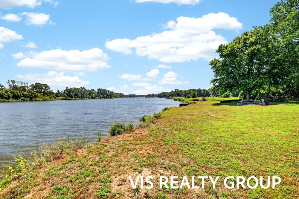 14911 Groenevelt Road Spring Lake, MI 49456