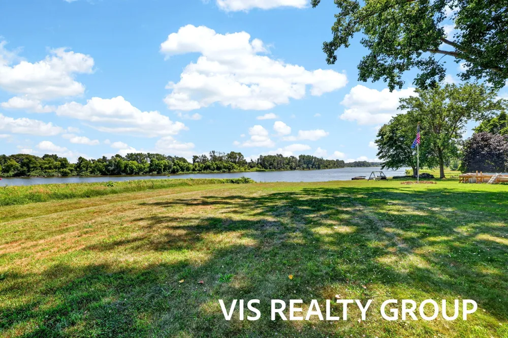 14911 Groenevelt Road Spring Lake, MI 49456