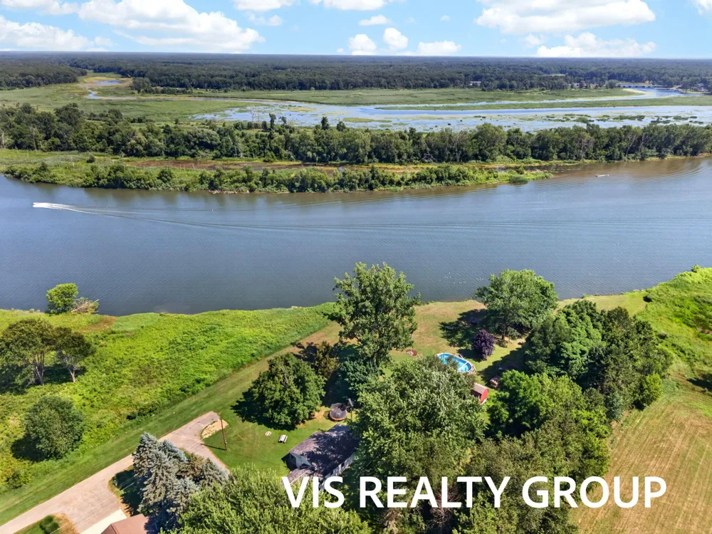 14911 Groenevelt Road Spring Lake, MI 49456
