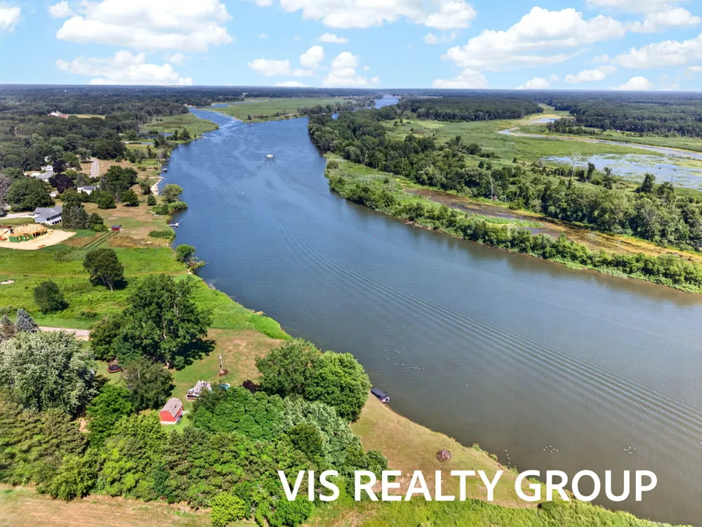 14911 Groenevelt Road Spring Lake, MI 49456
