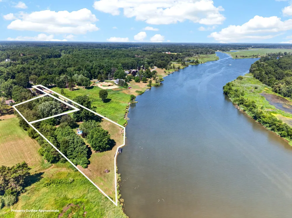 14911 Groenevelt Road Spring Lake, MI 49456