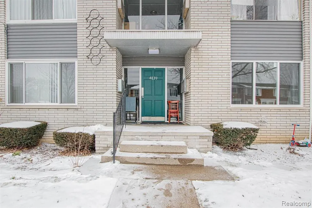 4839 Mansfield Avenue #G6 Royal Oak, MI 48073