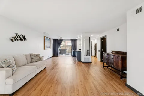 410 W 7th Street #244