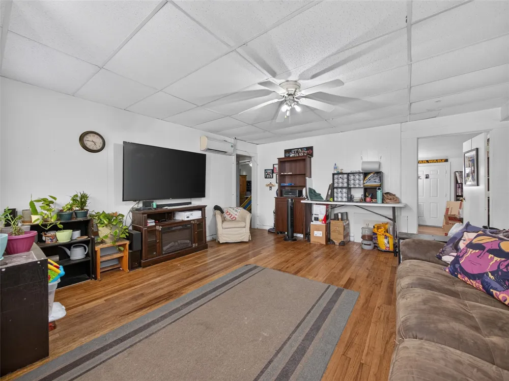 203 Hudgins Street Smithville, TX 78957