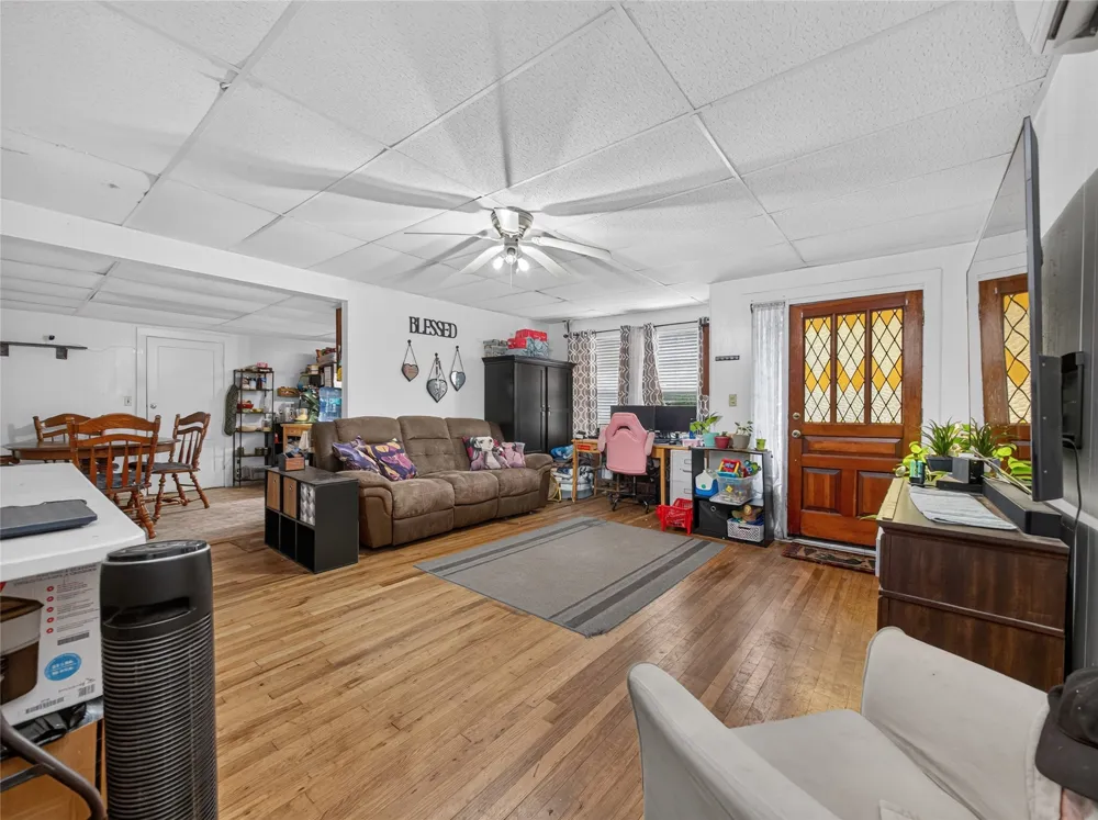 203 Hudgins Street Smithville, TX 78957