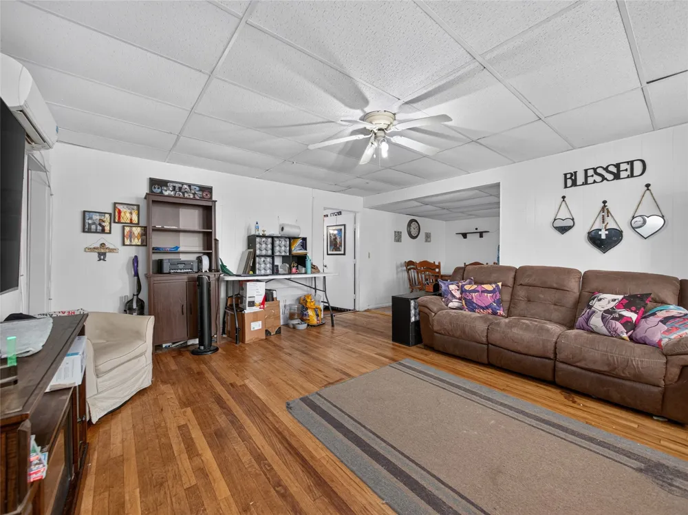 203 Hudgins Street Smithville, TX 78957