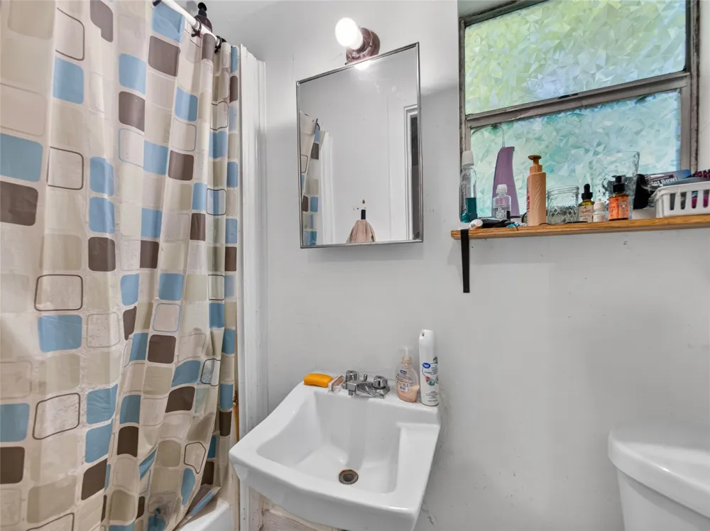 203 Hudgins Street Smithville, TX 78957