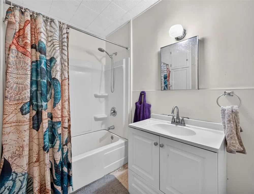 203 Hudgins Street Smithville, TX 78957