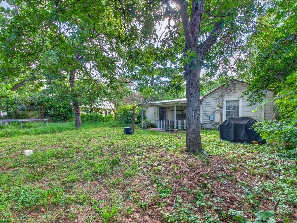 203 Hudgins Street Smithville, TX 78957