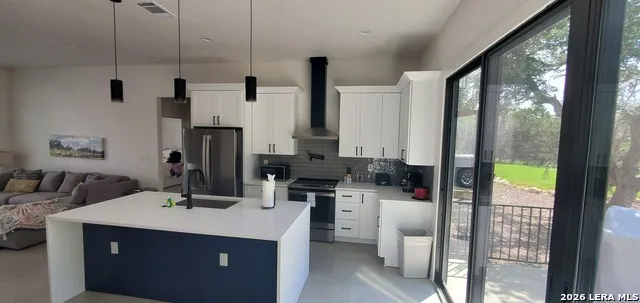 407 Lamplight Spring Branch, TX 78070