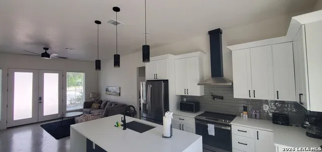 407 Lamplight Spring Branch, TX 78070