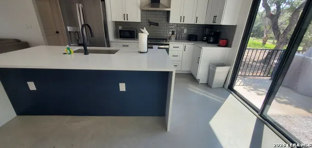 407 Lamplight Spring Branch, TX 78070