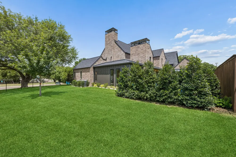 7308 Tangleglen Drive Dallas, TX 75248