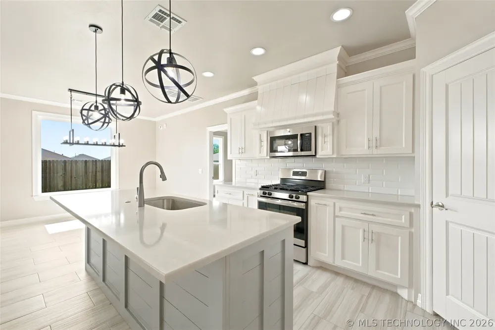 2912 Wild Rose Lane Yukon, OK 73099