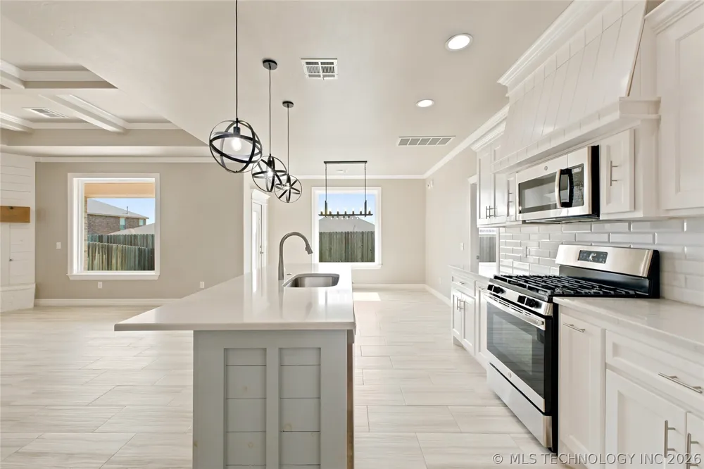 2912 Wild Rose Lane Yukon, OK 73099