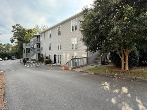 1426 Glade Street #6