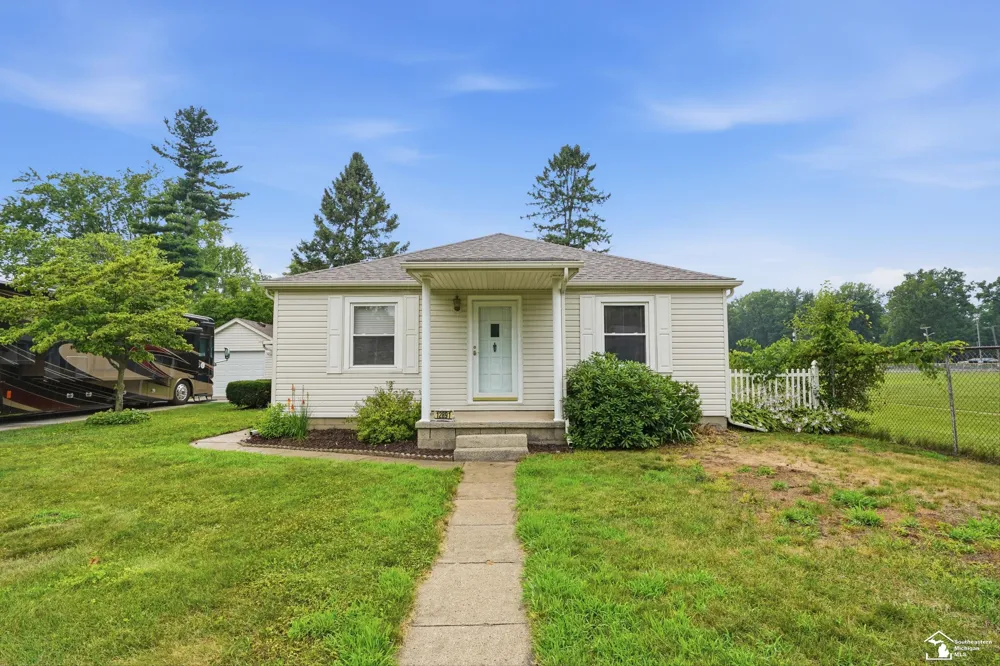 12891 Crane Street Carleton Village, MI 48117