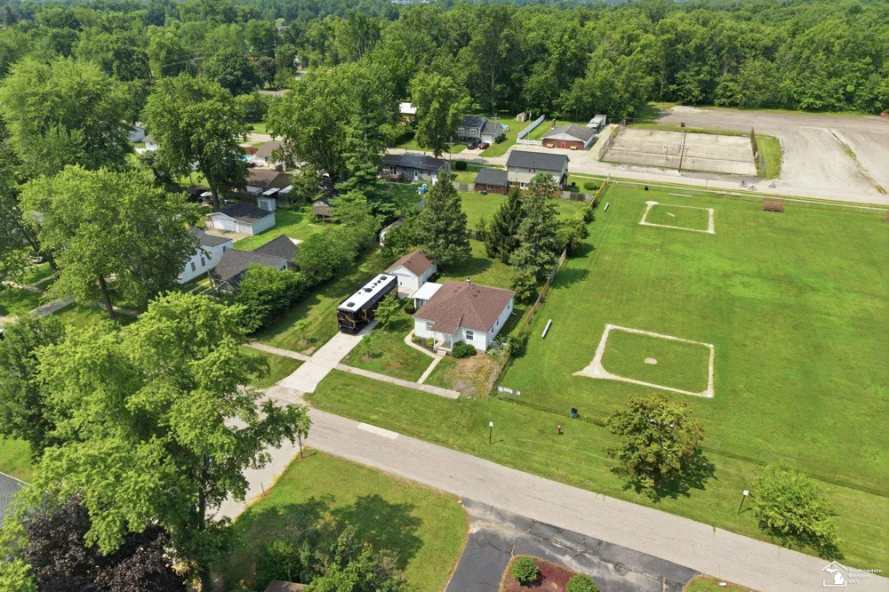 12891 Crane Street Carleton Village, MI 48117