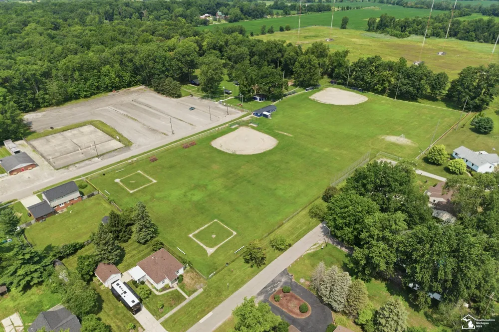 12891 Crane Street Carleton Village, MI 48117
