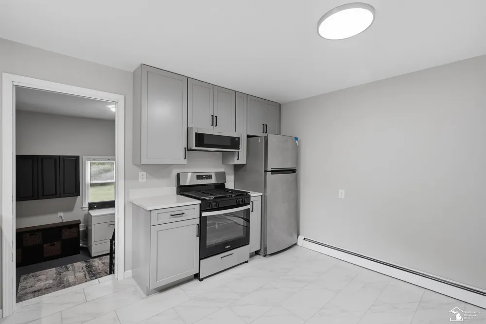 12891 Crane Street Carleton Village, MI 48117