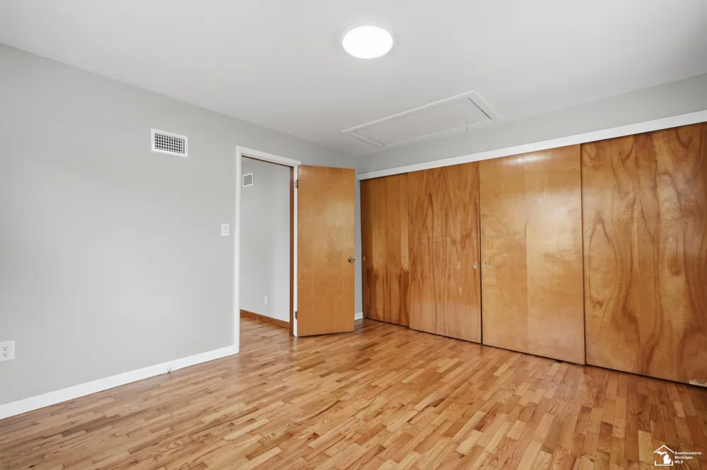 12891 Crane Street Carleton Village, MI 48117