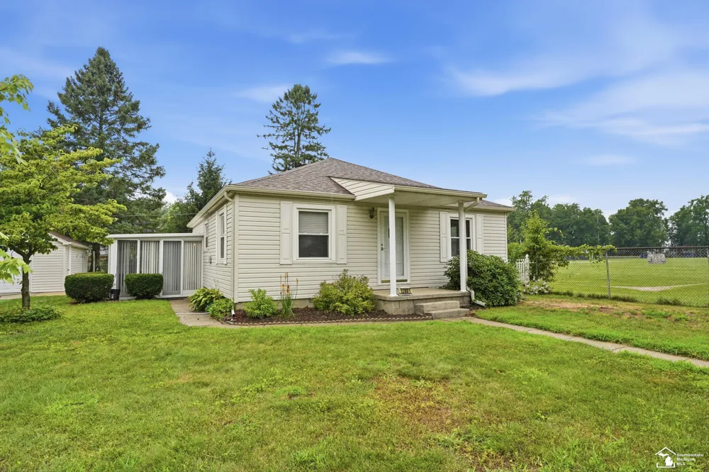 12891 Crane Street Carleton Village, MI 48117