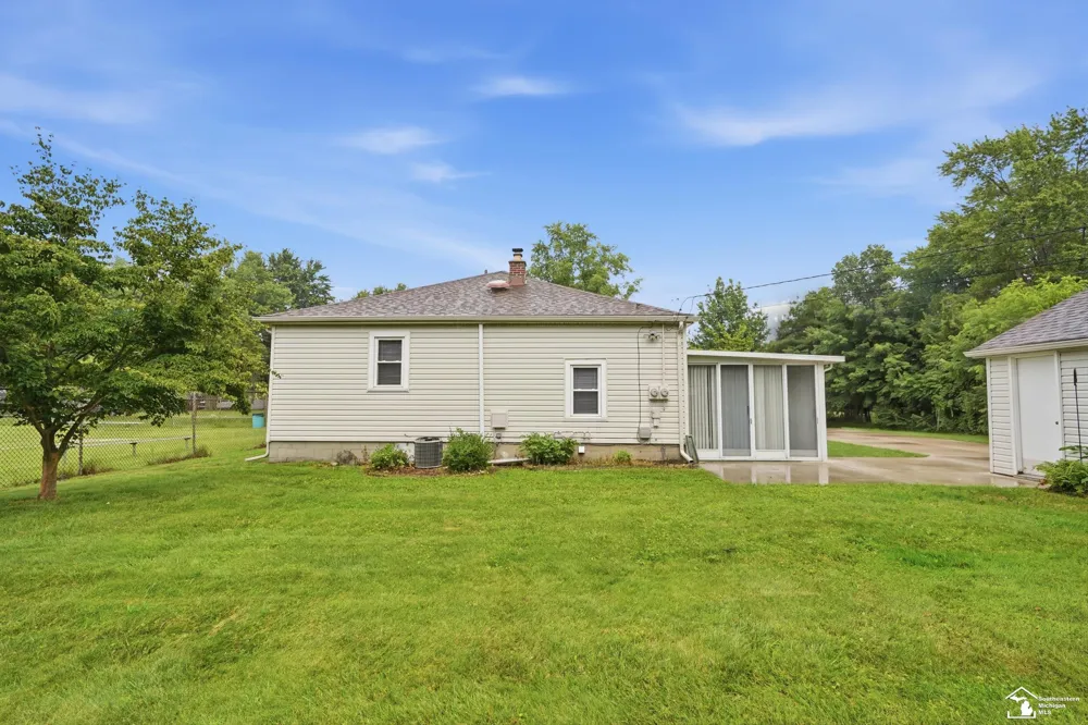 12891 Crane Street Carleton Village, MI 48117