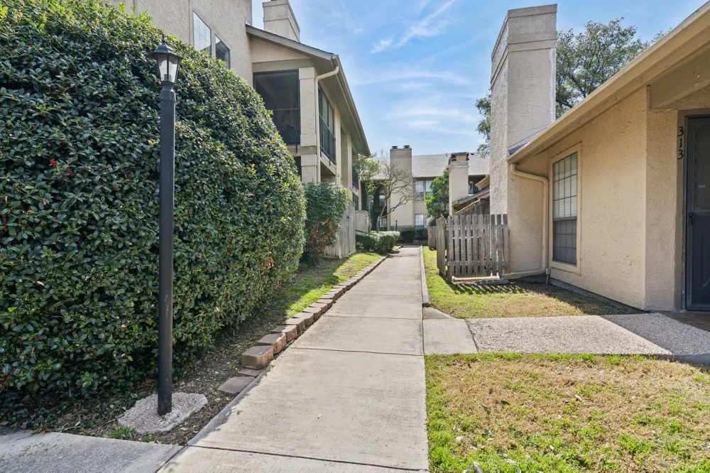 1202 Thorpe Lane #406D San Marcos, TX 78666