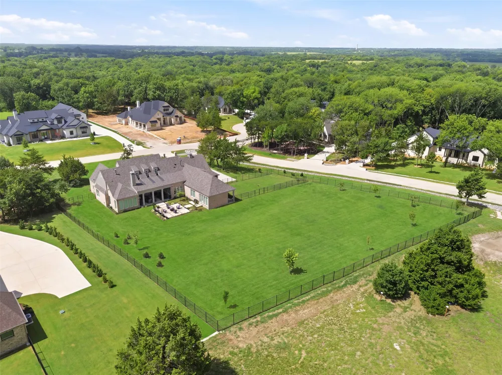 425 Abagail Lane Van Alstyne, TX 75495