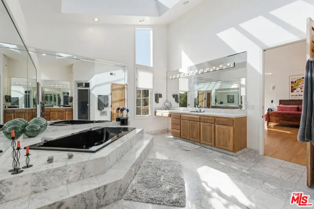 815 Georgina Avenue Santa Monica, CA 90402