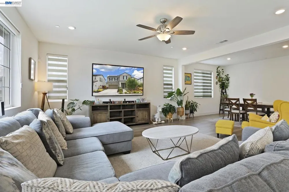 5342 Gatlin Dr Tracy, CA 95377