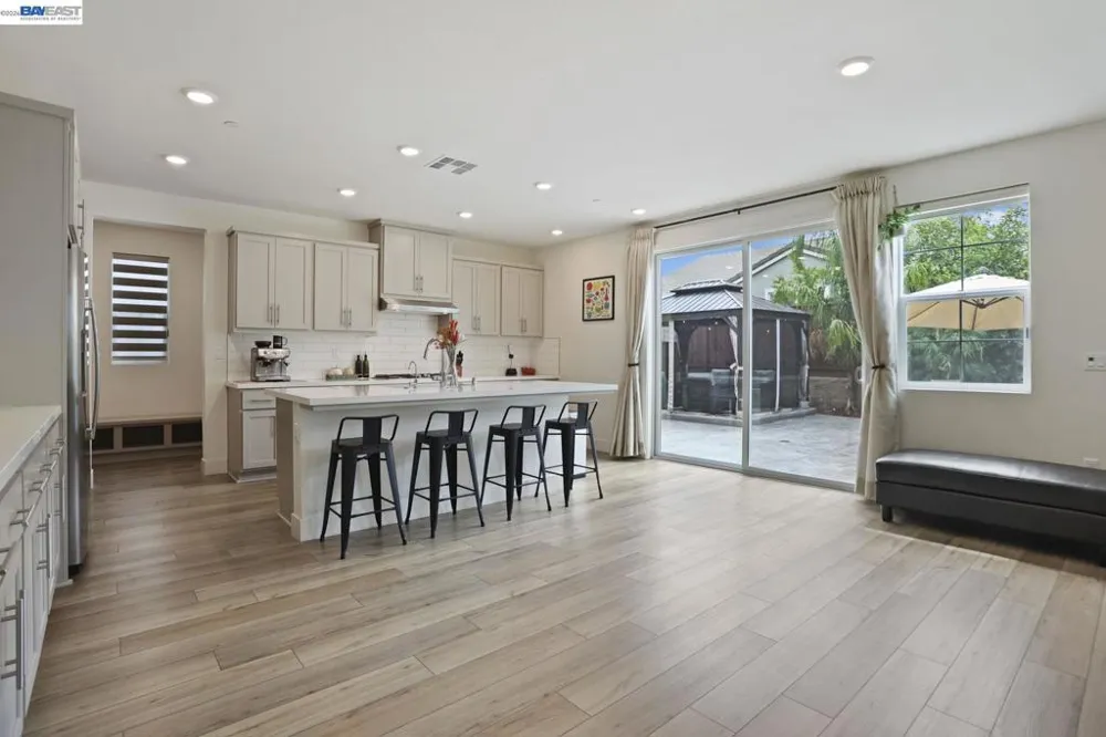 5342 Gatlin Dr Tracy, CA 95377