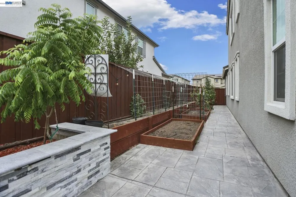 5342 Gatlin Dr Tracy, CA 95377