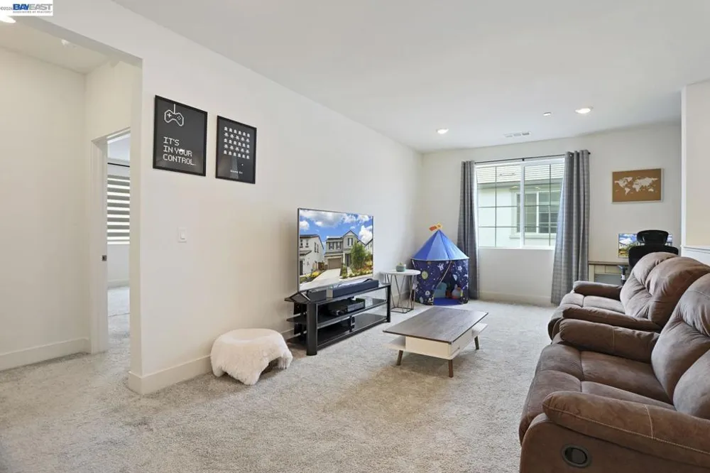 5342 Gatlin Dr Tracy, CA 95377