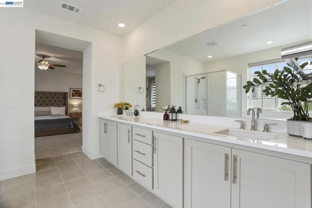 5342 Gatlin Dr Tracy, CA 95377