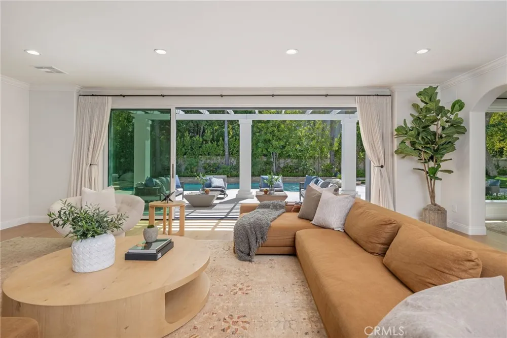 25714 Simpson Place Calabasas, CA 91302