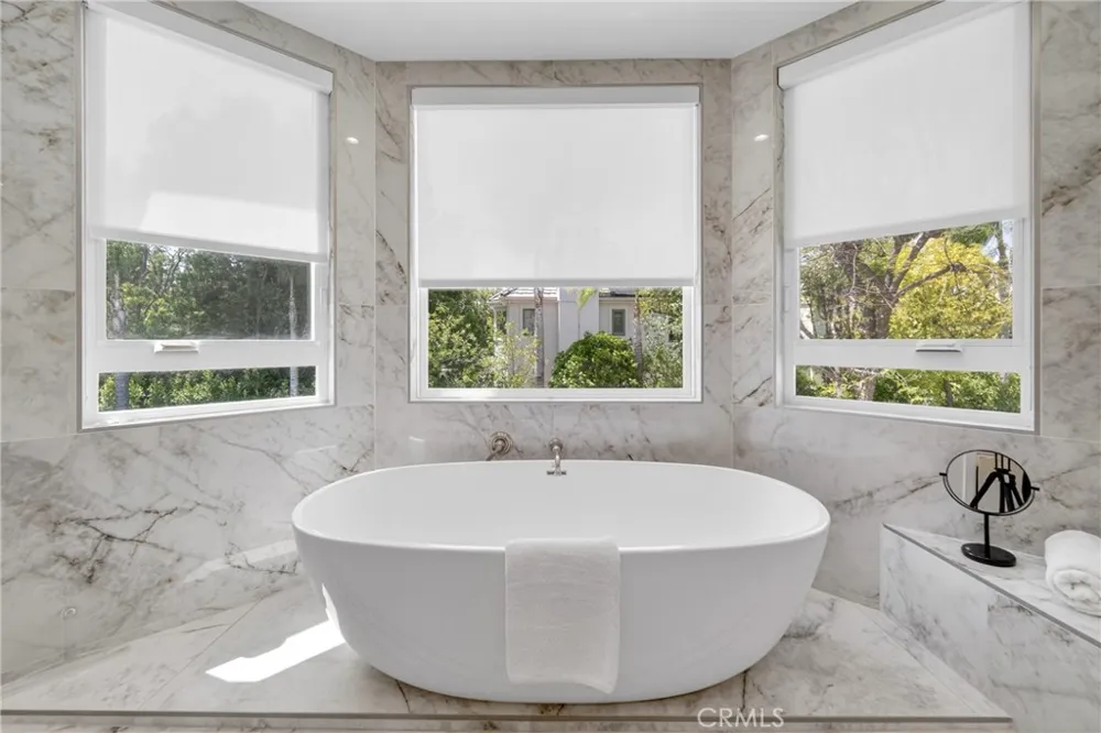 25714 Simpson Place Calabasas, CA 91302