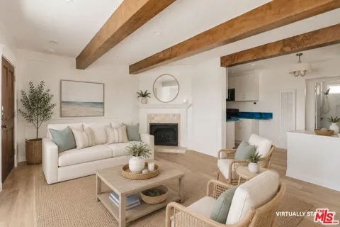 1466 Manhattan Beach Boulevard #4