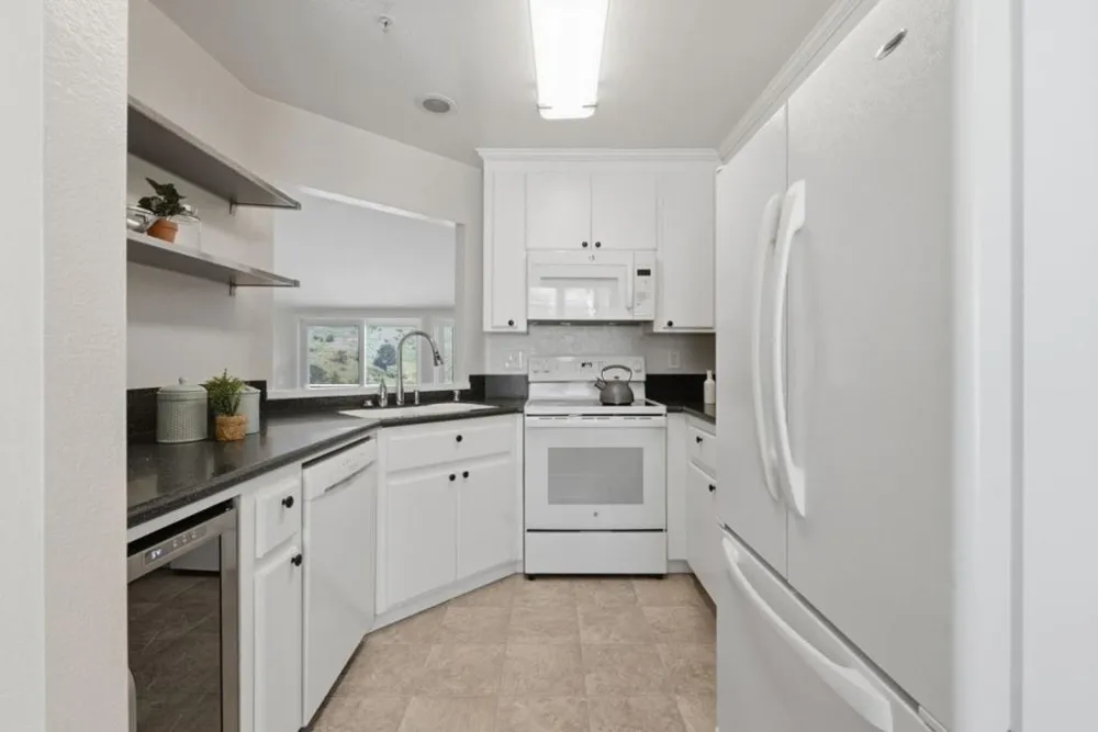 855 Mountain View Drive #4 Daly City, CA 94014