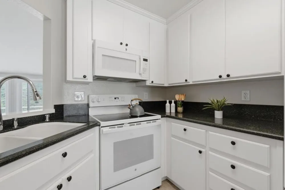 855 Mountain View Drive #4 Daly City, CA 94014
