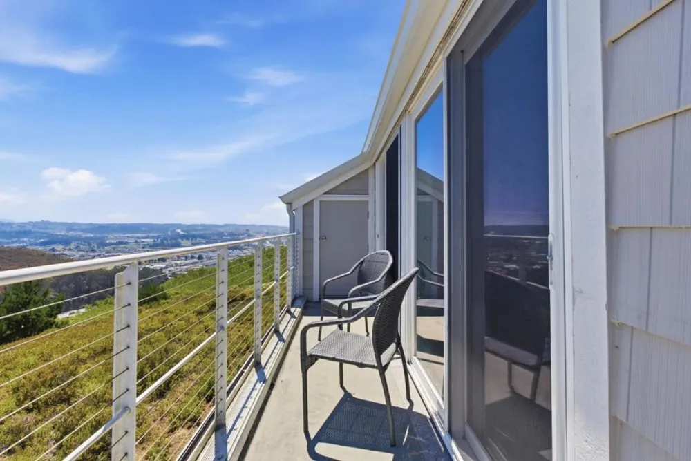 855 Mountain View Drive #4 Daly City, CA 94014