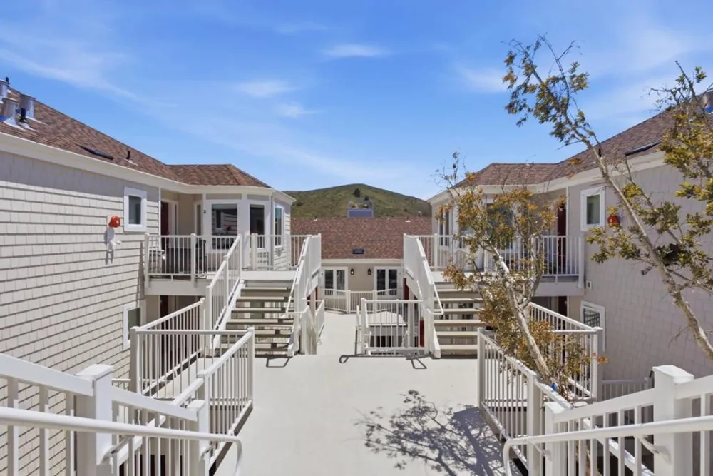 855 Mountain View Drive #4 Daly City, CA 94014