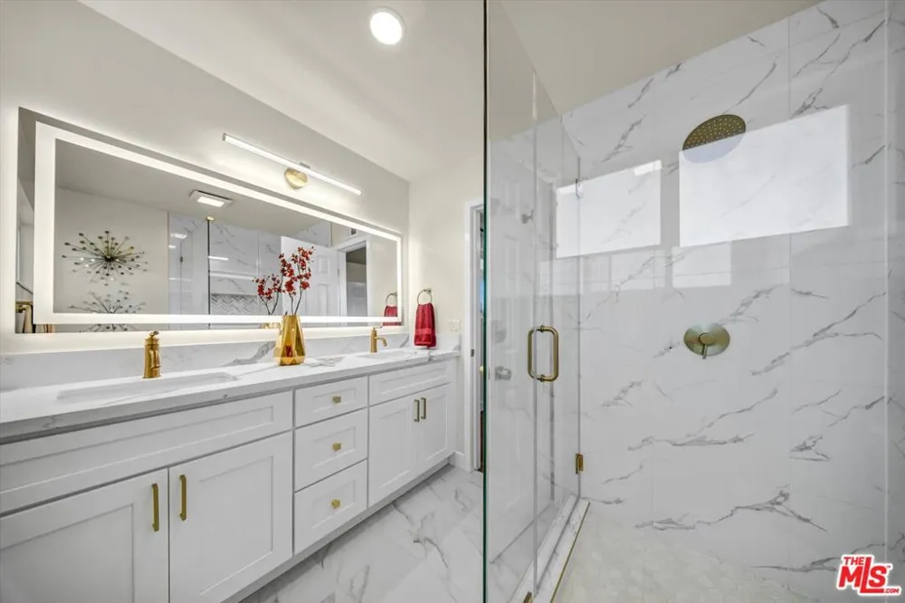 21748 Acarus Avenue Carson, CA 90745