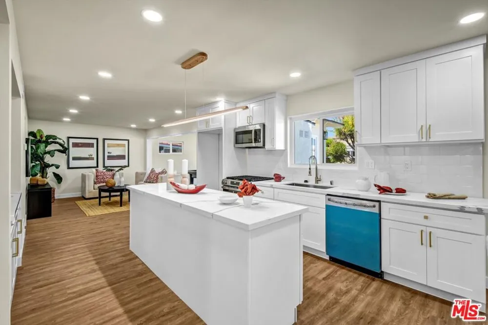 21748 Acarus Avenue Carson, CA 90745