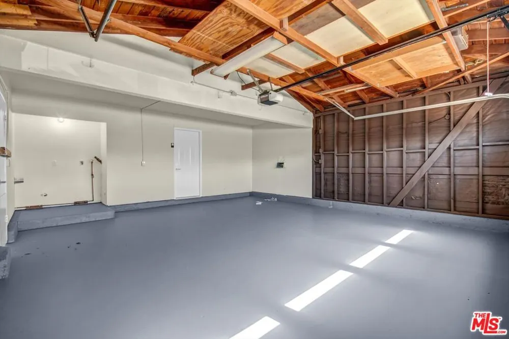 21748 Acarus Avenue Carson, CA 90745