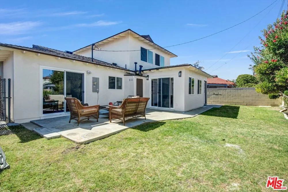 21748 Acarus Avenue Carson, CA 90745