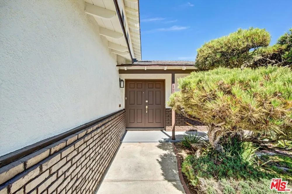 21748 Acarus Avenue Carson, CA 90745