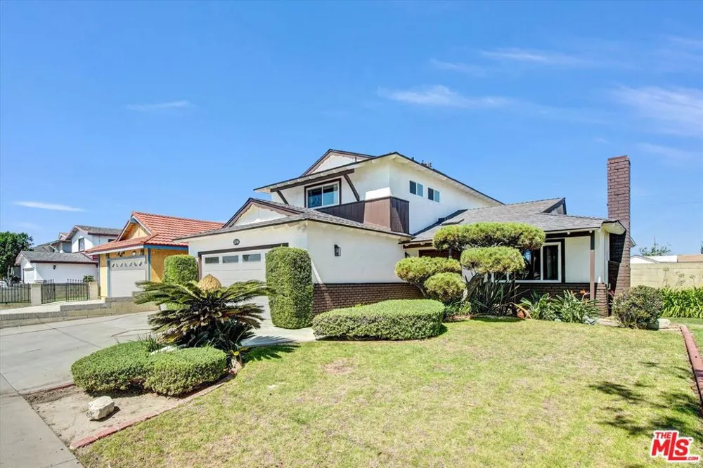 21748 Acarus Avenue Carson, CA 90745